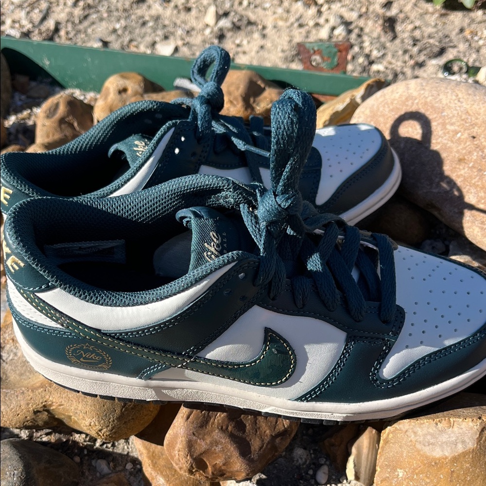 Nike dunk low GS 4 Y Teal deep jungle fb9109-301 new
Comet women 5.5